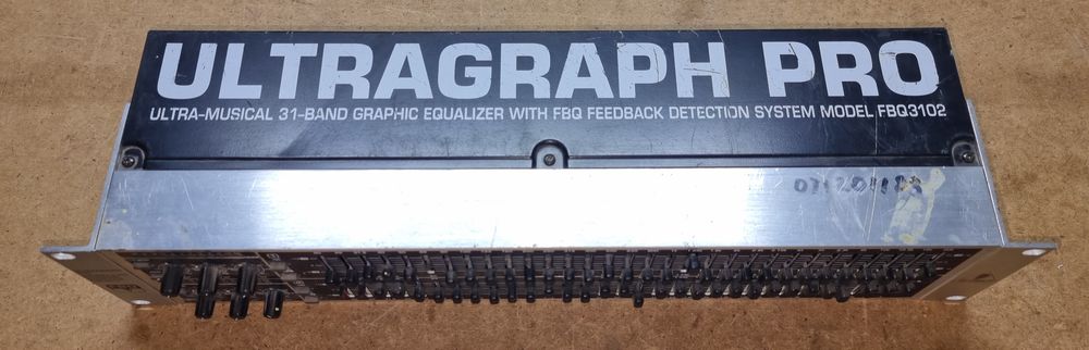 Behringer эквалайзер и кроссовер