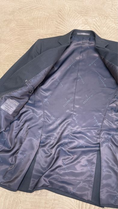 Продам брючный костюм тройку