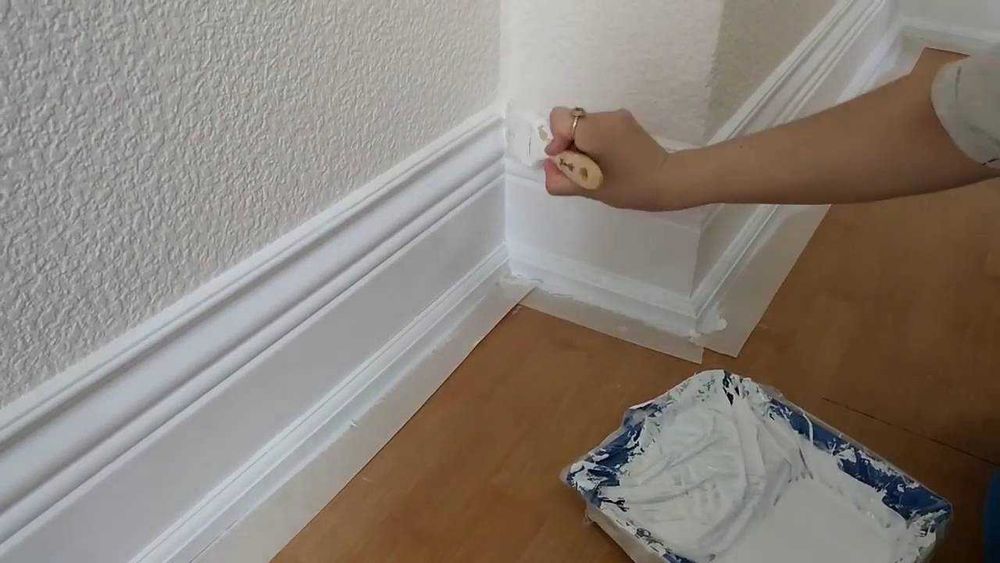 Профессиональная поклейка полиуретановых тяг.