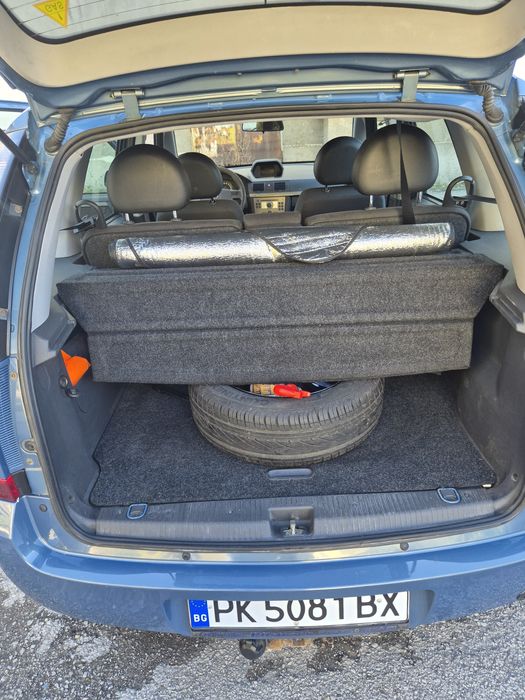 Лек Автомобил Opel Meriva