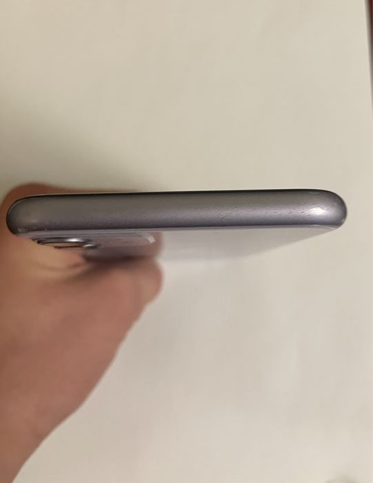 Продам iPhone 11