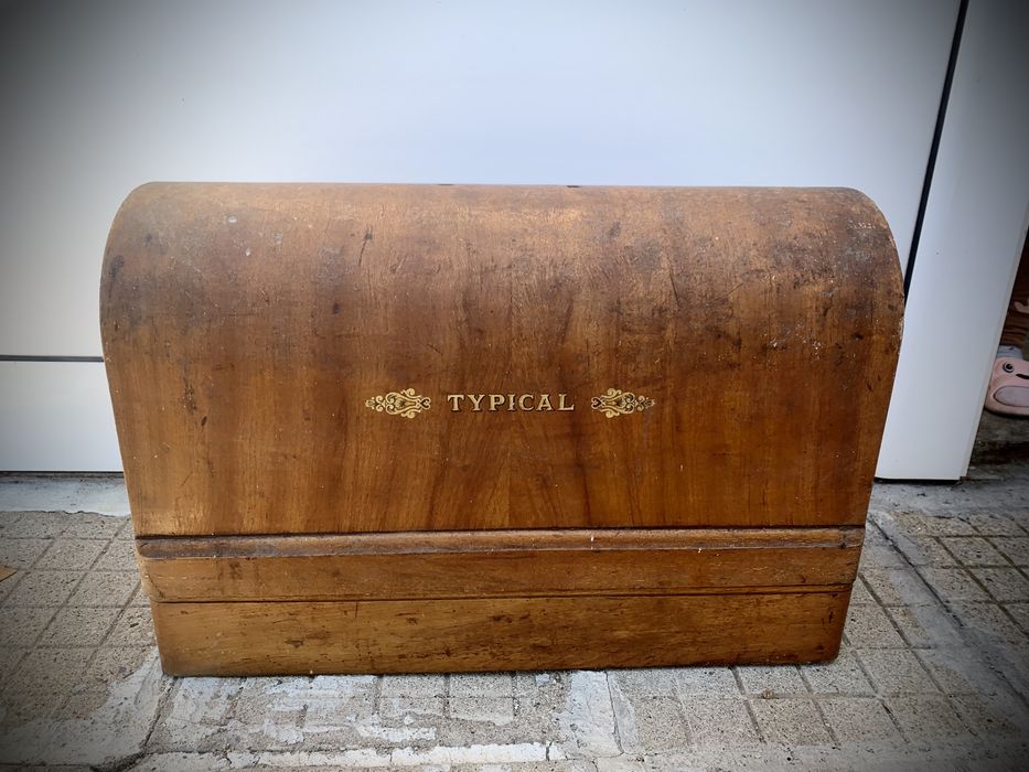 Ръчна шевна машина TYPICAL