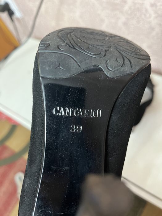 Продам замшивые туфли