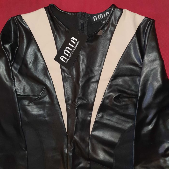 Amia кожен комплект