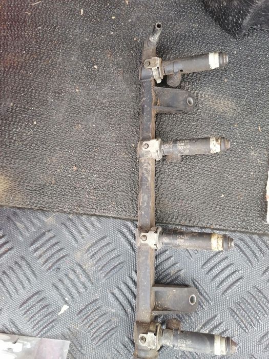 Rampa injectoare + clapeta de accelerație Dacia Logan 1.4 mpi