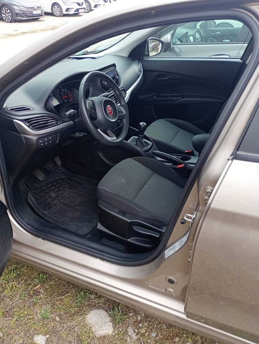 Fiat Tipo 2019 93000км годишна винетка каско