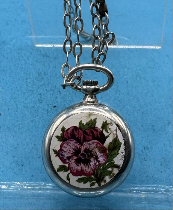 Рядък механичен сребърен часовник Royal Swiss Made (работещ)