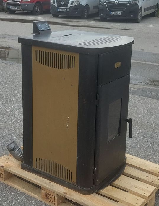 Пелетна камина Golden Fire GF с водна риза, 24 kW, Черен/ Златист