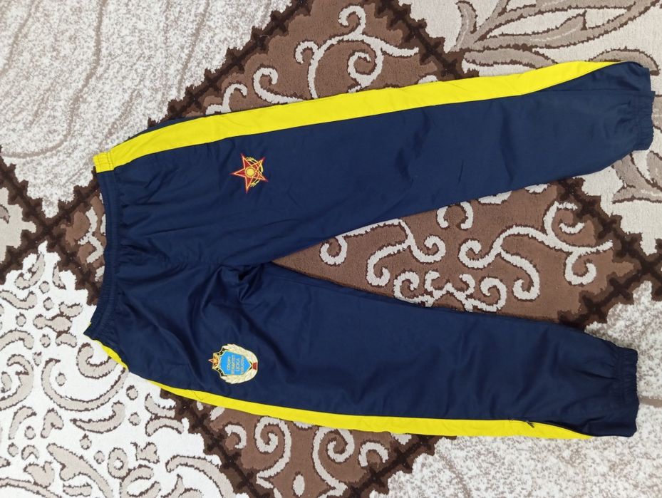 Спортивный костюм