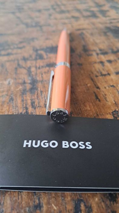 химикалка HUGO BOSS Gear Icon светлооранжев лак лого на пръстена