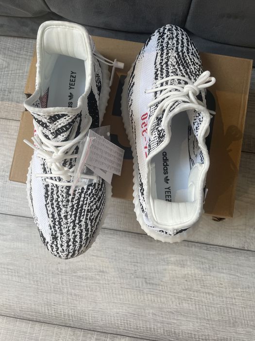 !LICHIDARE STOC! Yeezy 350 Zebra.