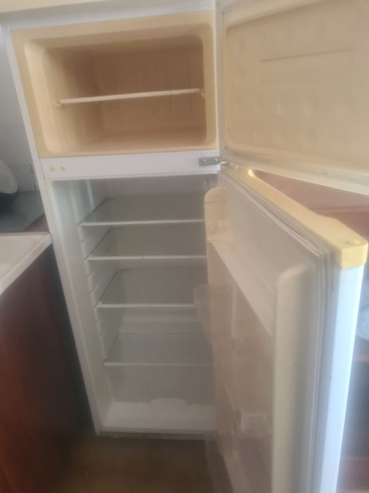 Хладилник с камера Канди