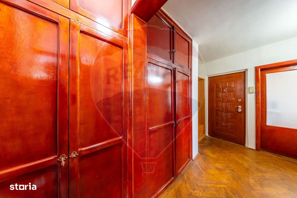 Apartament 2 camere Alfa de inchiriat, decomandat, mobilat si utilat.