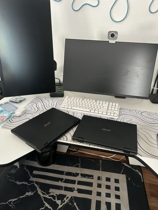 Два ноутбука Acer