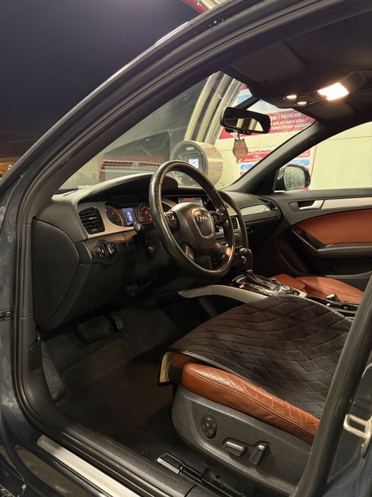 Vând Audi A4 Avant