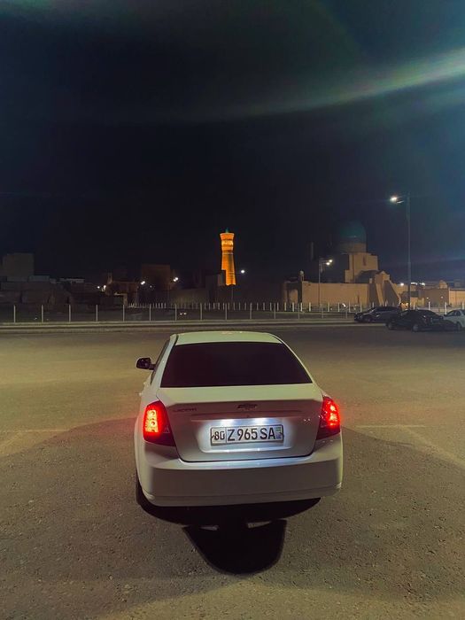 Жентра ласетти срочно сотилади