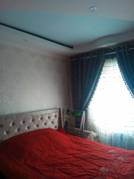 Sergeli 8A Dehqon bozor ro'parasida 4 xona dom  sotiladi