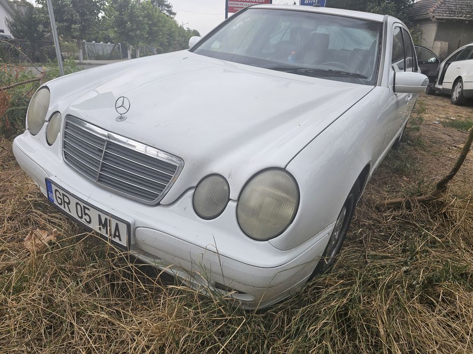 Mercedes e220 din 2002