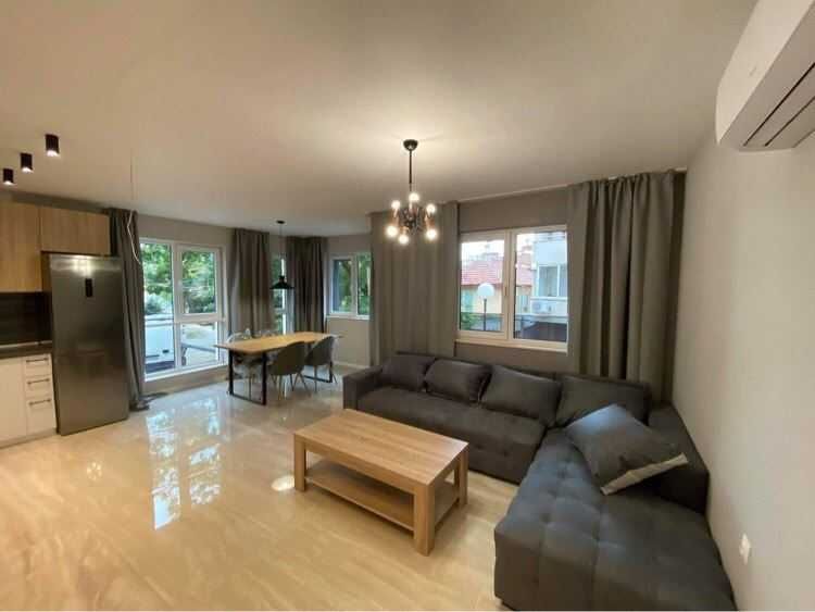 Тристаен апартамент в Христо Смирненски