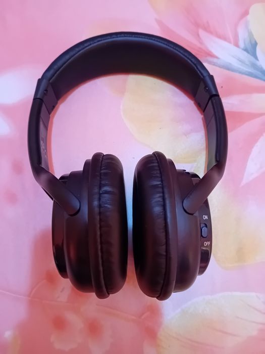 Vând casti Bluetooth Grunding