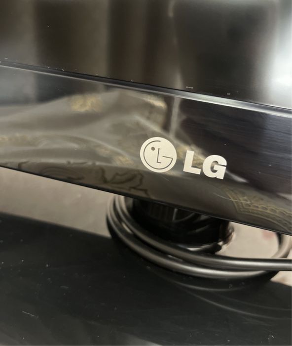 Телевизор LG 80 см