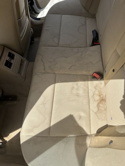 Curatare auto,canapele, saltele prin injectie-extractie