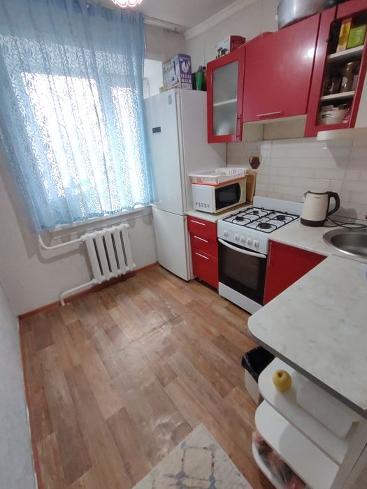 Продается 3-комн (4-87, 1 эт) с ремонтом