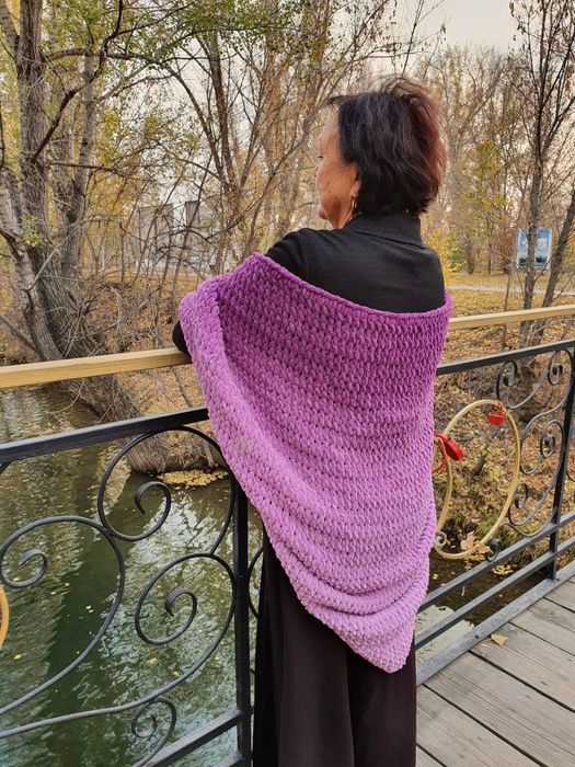 Продам шаль (бактус)  . Ручная работа