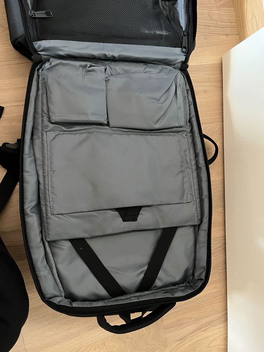 Нова раница за лаптоп, водоустоучива