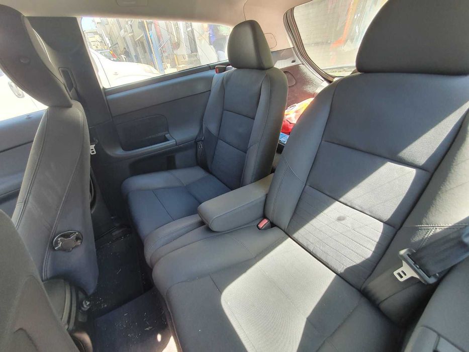 Продавам Volvo C30 1.6 109 к.с дизел