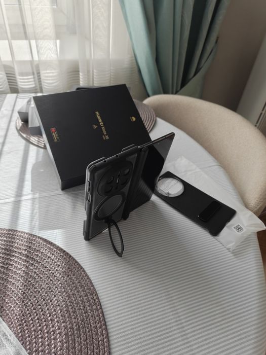 Продам Huawei Mate X6  12/512