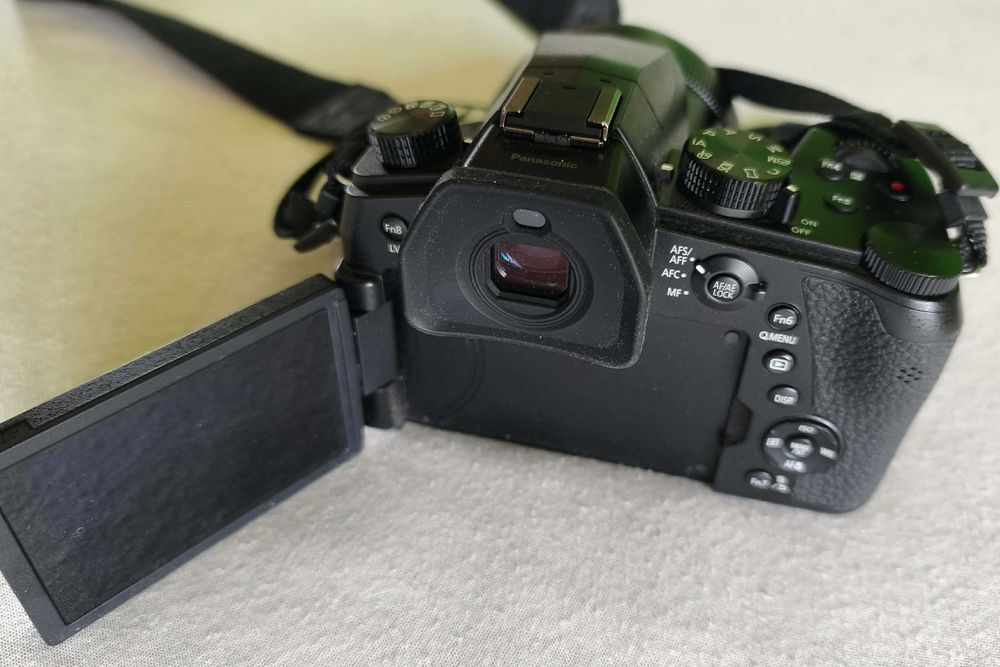Aparat foto Panasonic Lumix FZ1000 II