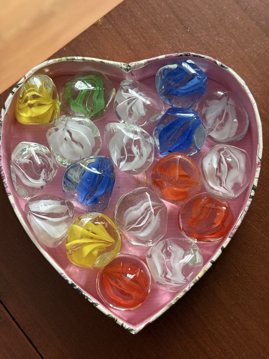 Продам декоративные камни стеклянные