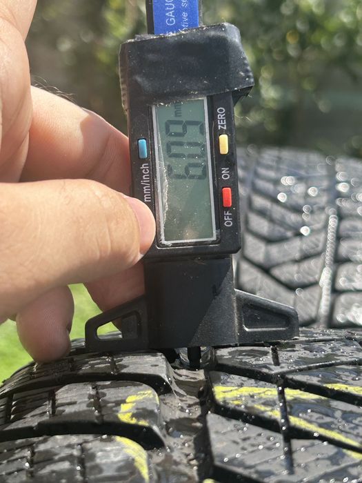 4 Roti (jante Oxxo +cauciucuri) Renault, Dacia, Nissan, Mitsubichi, Suzuki 5x114,3  Pirelli Scorpion 225/65 R17 iarna