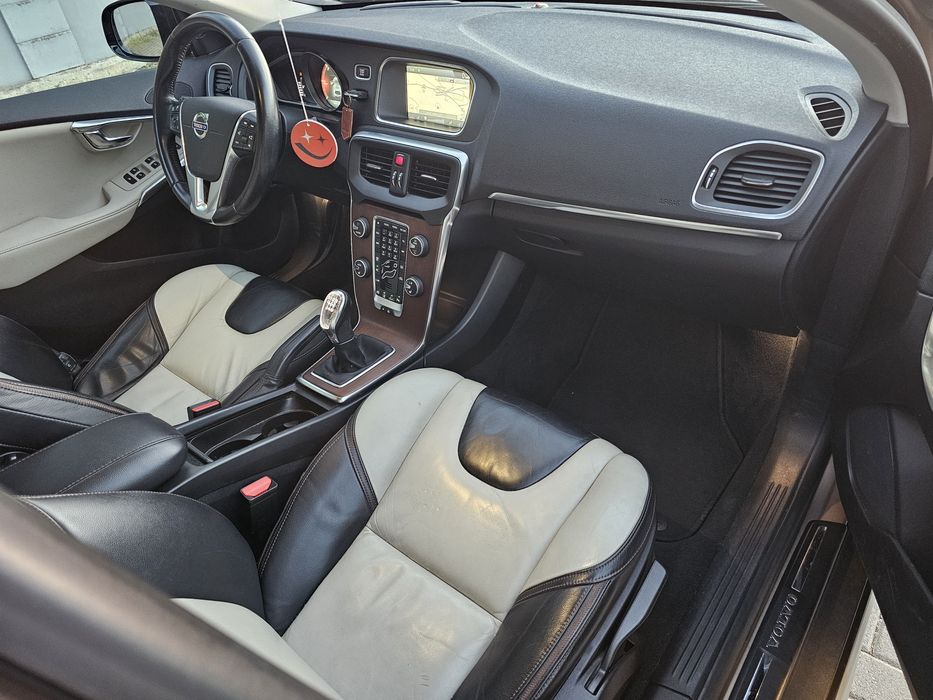 Volvo V40 cross country