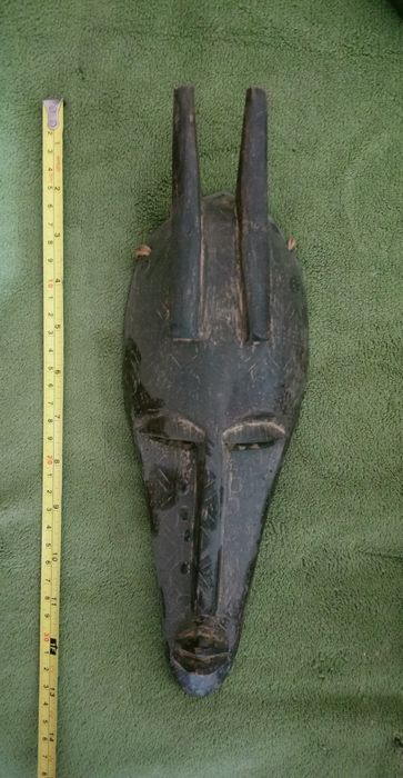 Masca africană lemn sculptat – stil tribal autentic