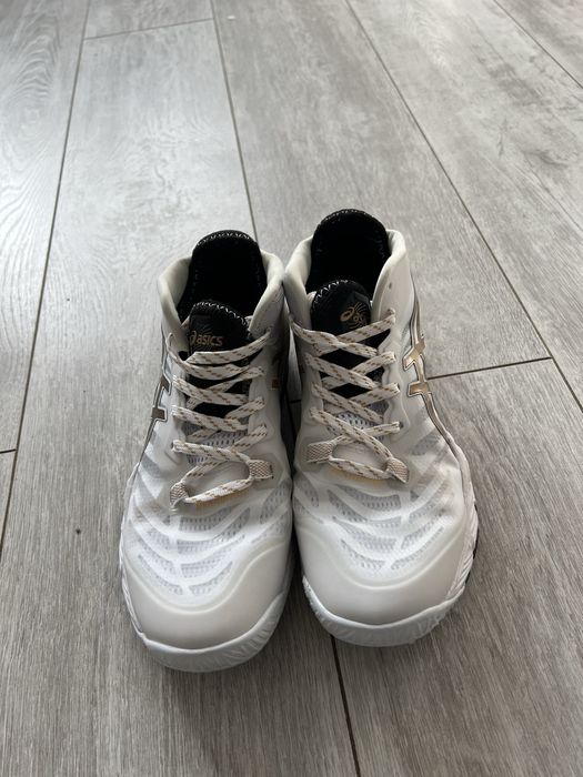 кроссовки asics