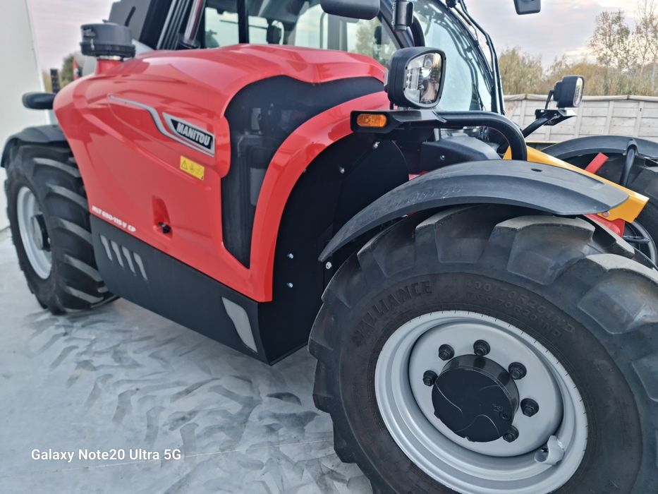 Inchiriez buldoexcavator, inchiriez, miniexcavator, Manitou, incarcato