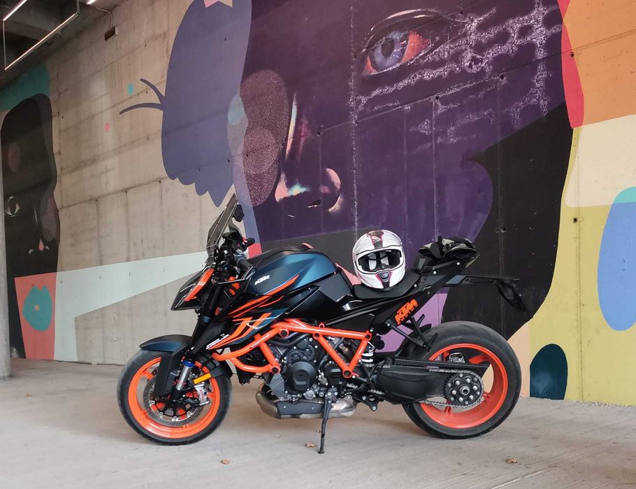 KTM Super Duke 1290 r EVO