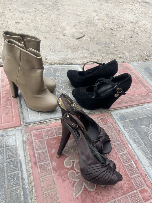 Разная обувь туфли, сапоги