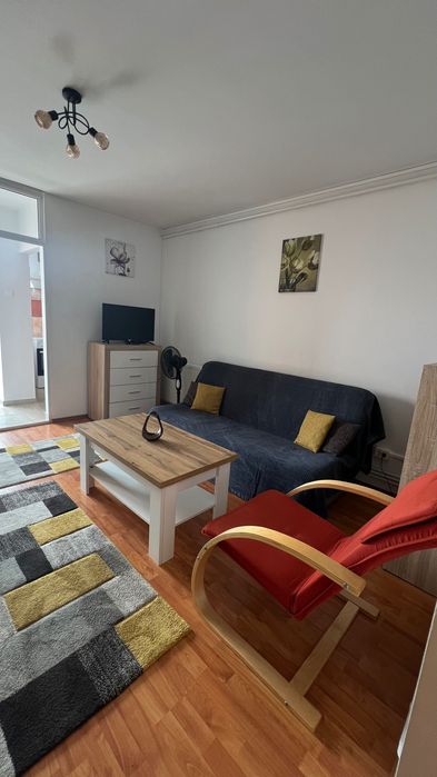 Garsonieră de închiriat – Tractorul | Parcare inclusă