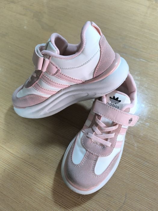 Продам детскую обувь