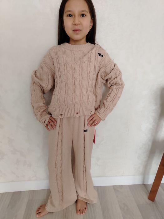 Продам костюм детский для девочек