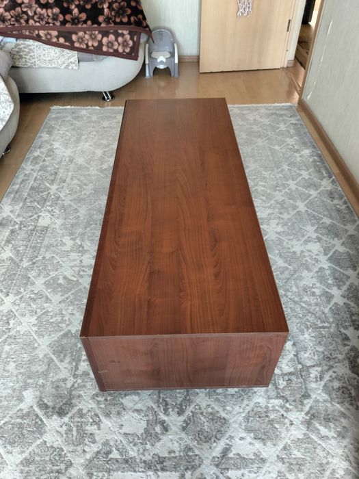 Продам тумбу под телевизор!!!