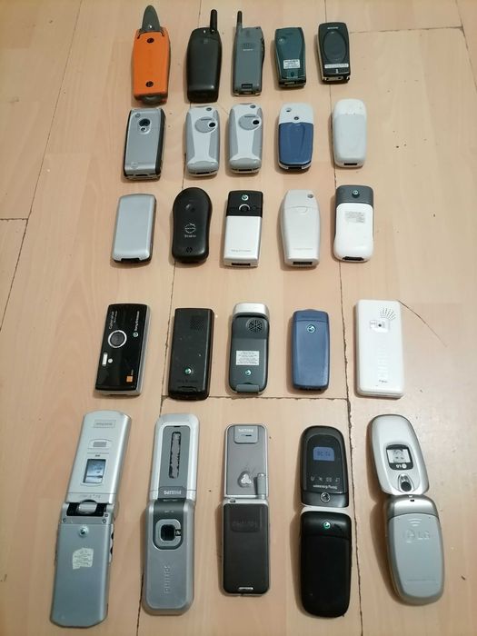 Lot machete de telefoane mobile modele retro