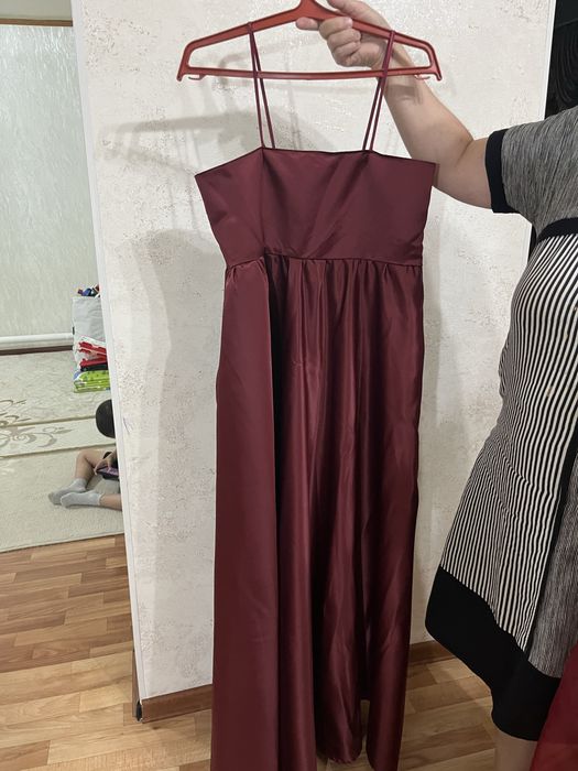 Продам платье нарядное вечернее