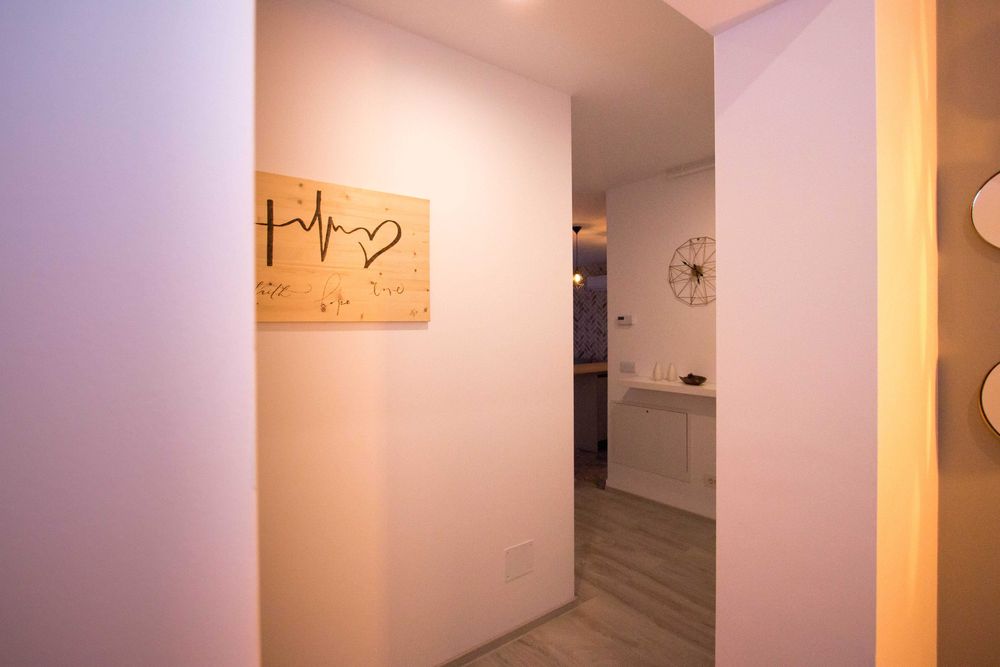 Inchiriez apartament 2 camere, zona Aradului-Iris, loc parcare suprateran