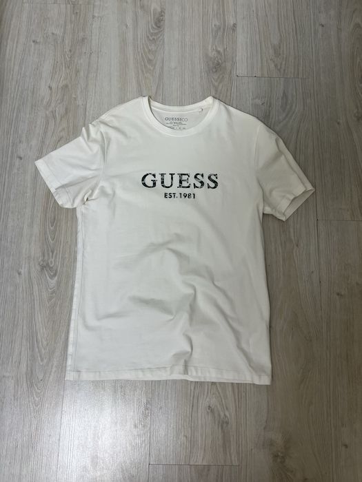 Vand tricou Guess S slim fit impecabil