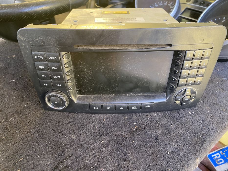 Radio CD Navigatie Mercedes ML W164 Pret 1300 lei