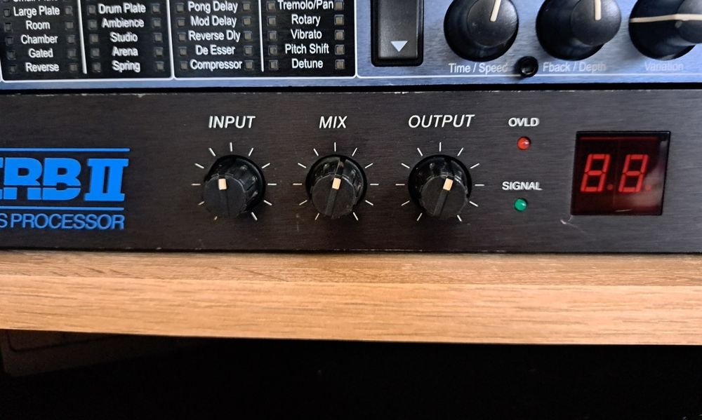 Alesis Midiverb II 16-Bit Digital Effects